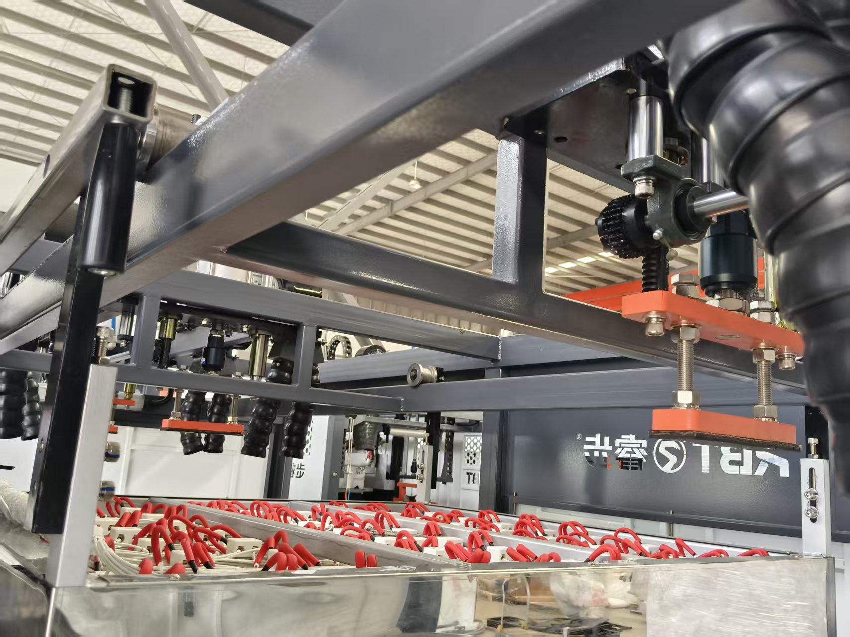 ماكينة تشكيل فراغ الأمتعة مقاس 24 بوصة