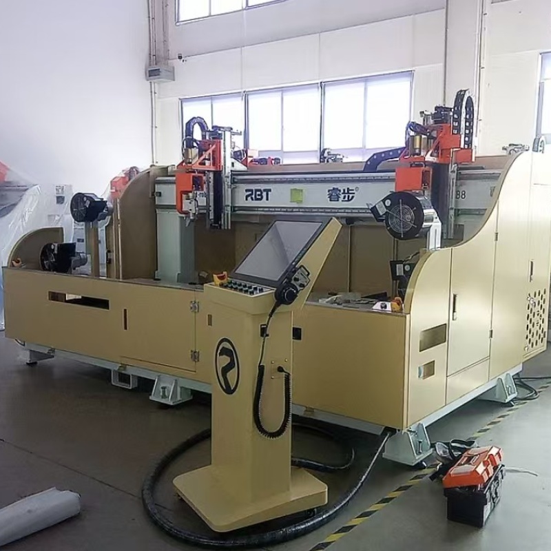 ماكينة CNC لتقطيع الأمتعة 